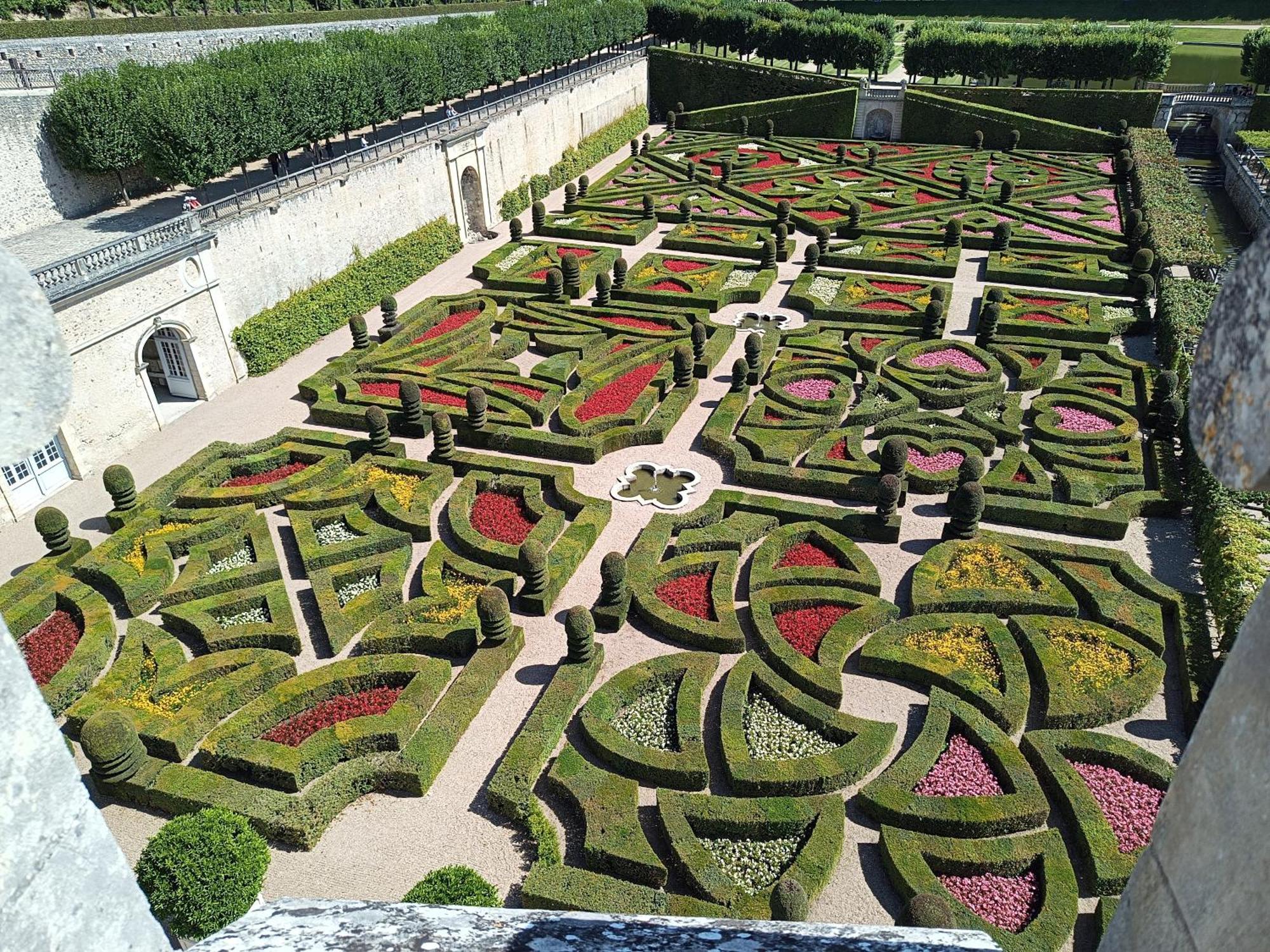 Une Maison, Un Jardin Berthenay Dış mekan fotoğraf